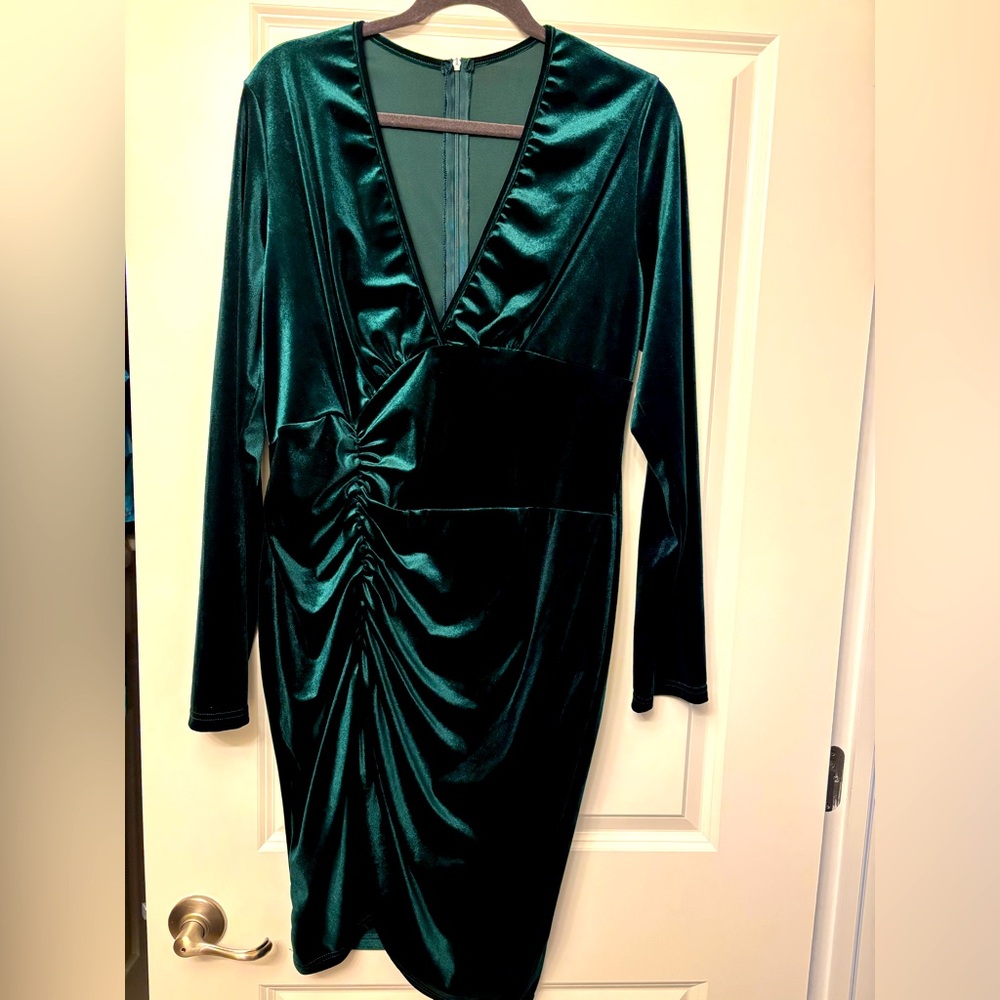 DARK GREEN VELVET LONG SLEEVE V-NECK DRESS XXL